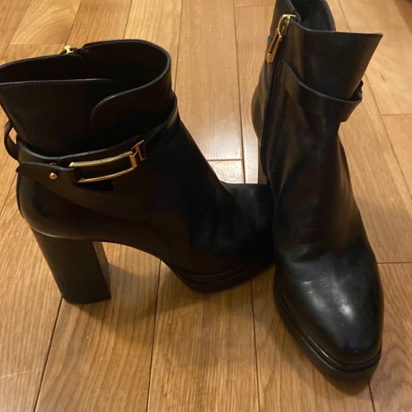 Tod's Women's Black Platform Ankle Boots - Picture 7 of 9
